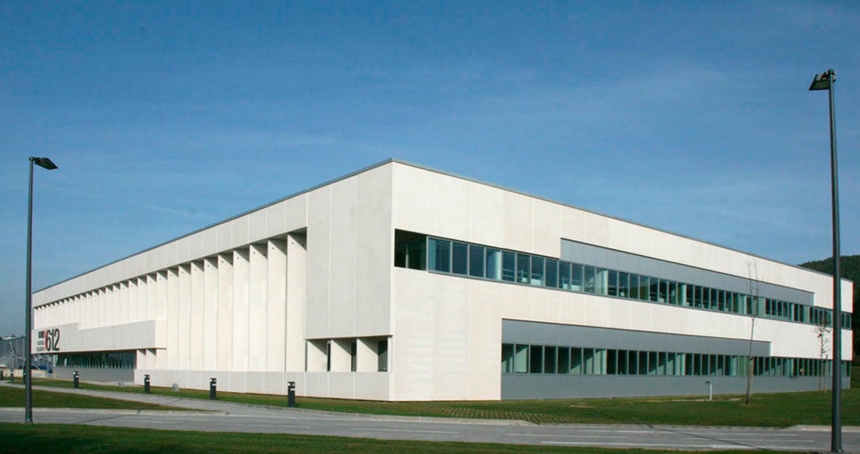 Exterior view of the KABI 612 building in the Zamudio Technology Park