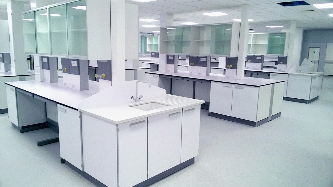 Imagen interior de los laboratorios Latis Scientific en el Reino Unido