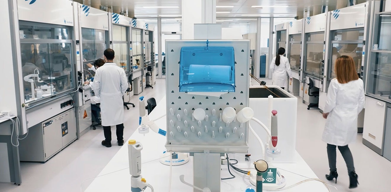  Description des laboratoires Faes Farma conçus et mis en œuvre par Burdinola.