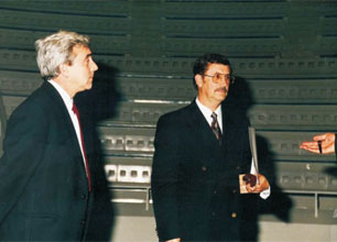 Presentation of the award to Mr. José Coca Prados