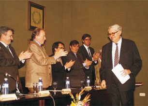 Presentation of the award to Mr. José María Marinas Rubio